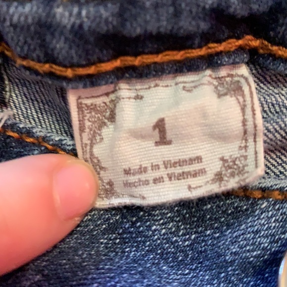 Jean shorts size 1 💙 - Picture 5 of 7